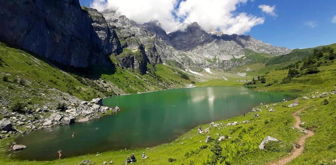 Bed And Breakfast - Die Aelplersuit Fuer Backpackers Im Berghuesli Linthal Екстериор снимка