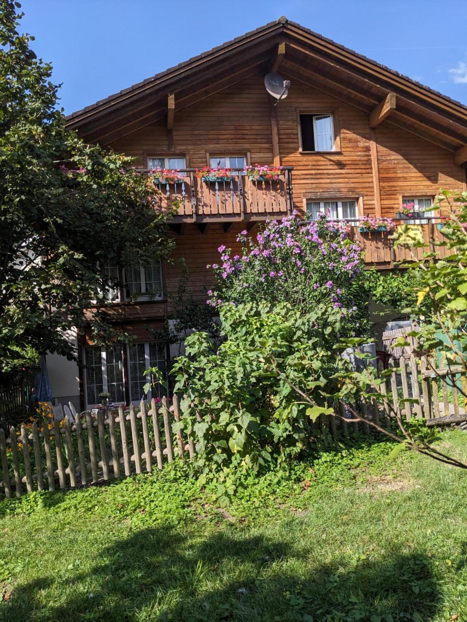 Bed And Breakfast - Die Aelplersuit Fuer Backpackers Im Berghuesli Linthal Екстериор снимка