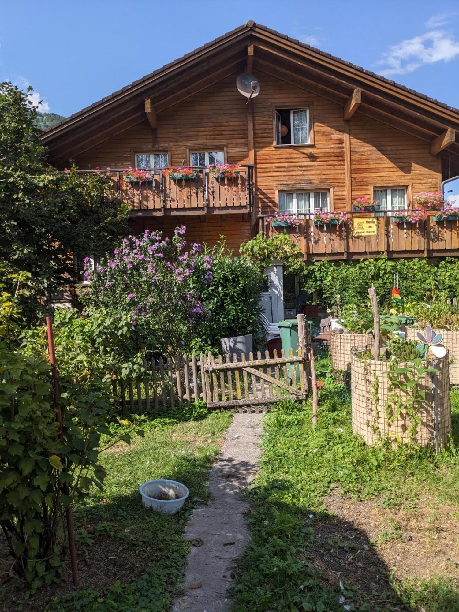 Bed And Breakfast - Die Aelplersuit Fuer Backpackers Im Berghuesli Linthal Екстериор снимка